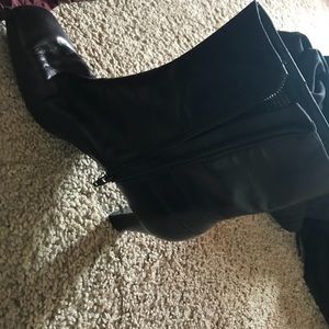 Boot high heels, low rise